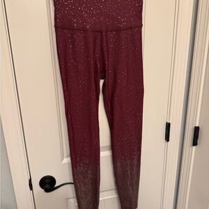 Beyond Yoga Burgundy and Rose Gold Speckled Leggings